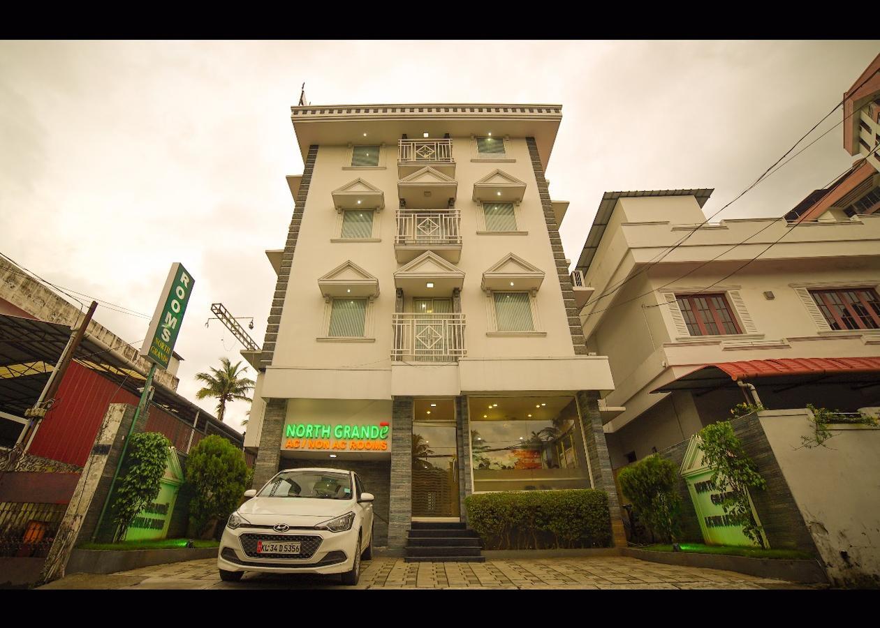 North Grande Hotel Kochi Exterior foto