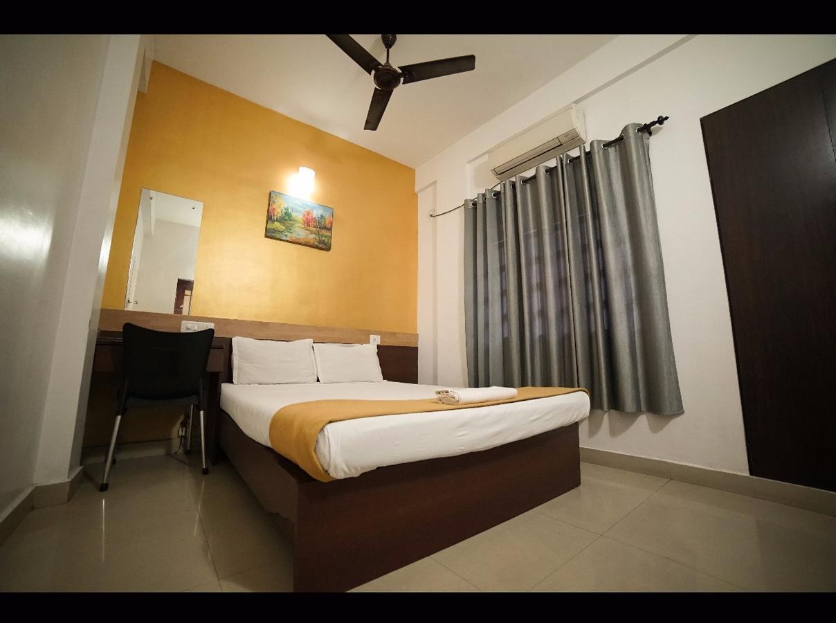 North Grande Hotel Kochi Exterior foto